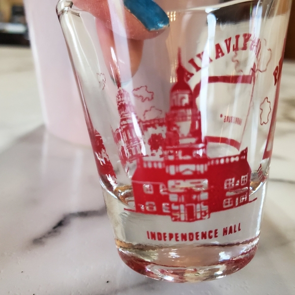 Independence Hall Pennsylvania Shot Glass - Picture 4 of 8